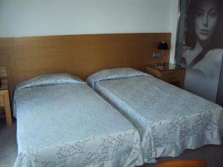Alexandros Hotel 3*